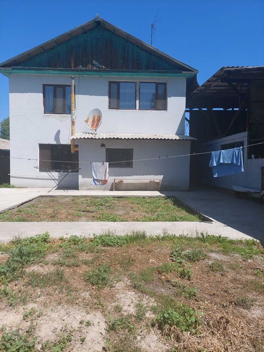 Продам 2х этажный дом.