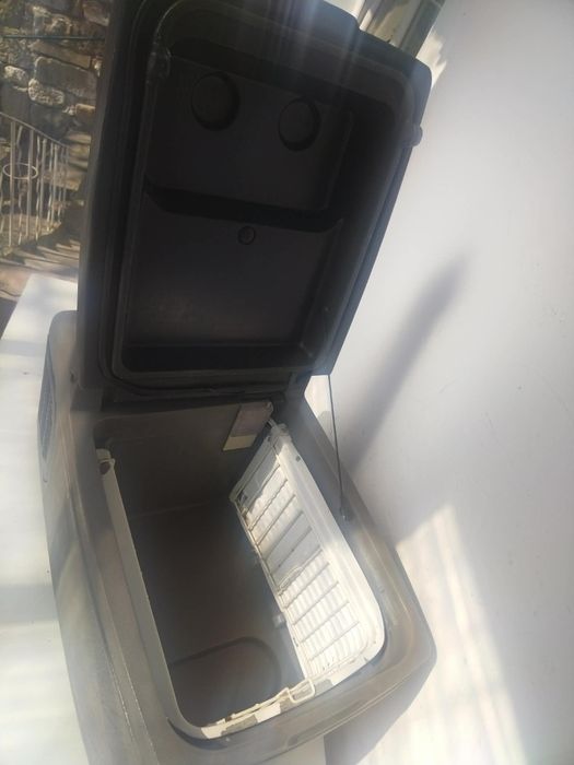 Авто хладилник indel B, с компресор SECOP, обем 31 литра
 цвят Черен/С