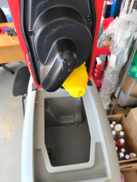 Подопочистващ скубер автомат COMAC Abila 52 BT