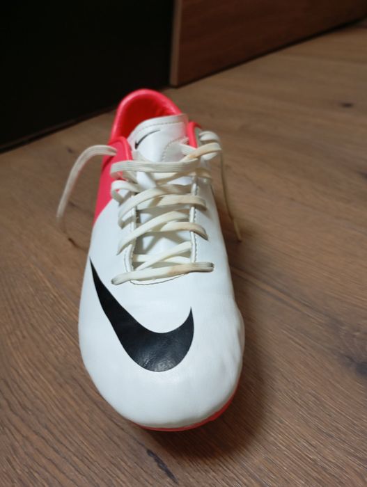Продавам Бутонки Nike.