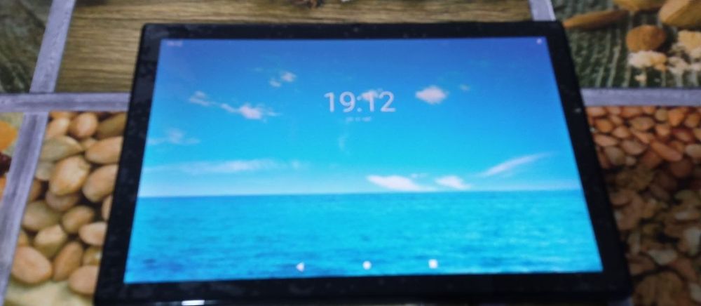 Продам новый планшет.