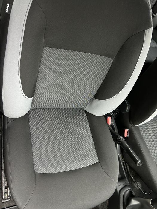 Detailing auto - curatare -interior