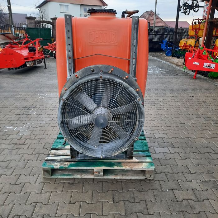 Atomizor de stropit vie și livada 400L