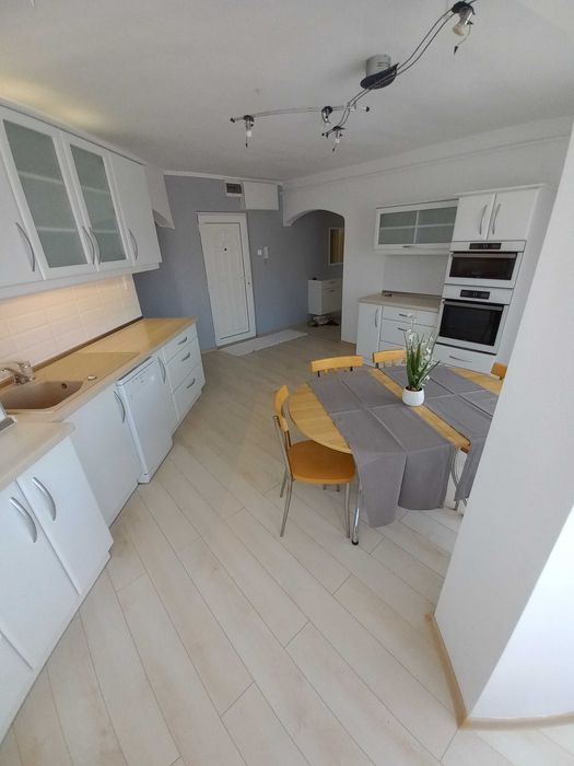 Apartament de vanzare in Salonta, cu 4 camere, situat in zona garii