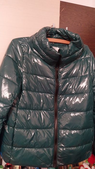 Geaca dama,noua fără etichete, verde,călduroasă,de efect,fără defecte