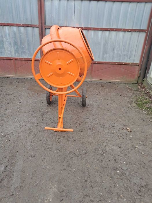 betoniera de 230 litri la 2,20 Volti