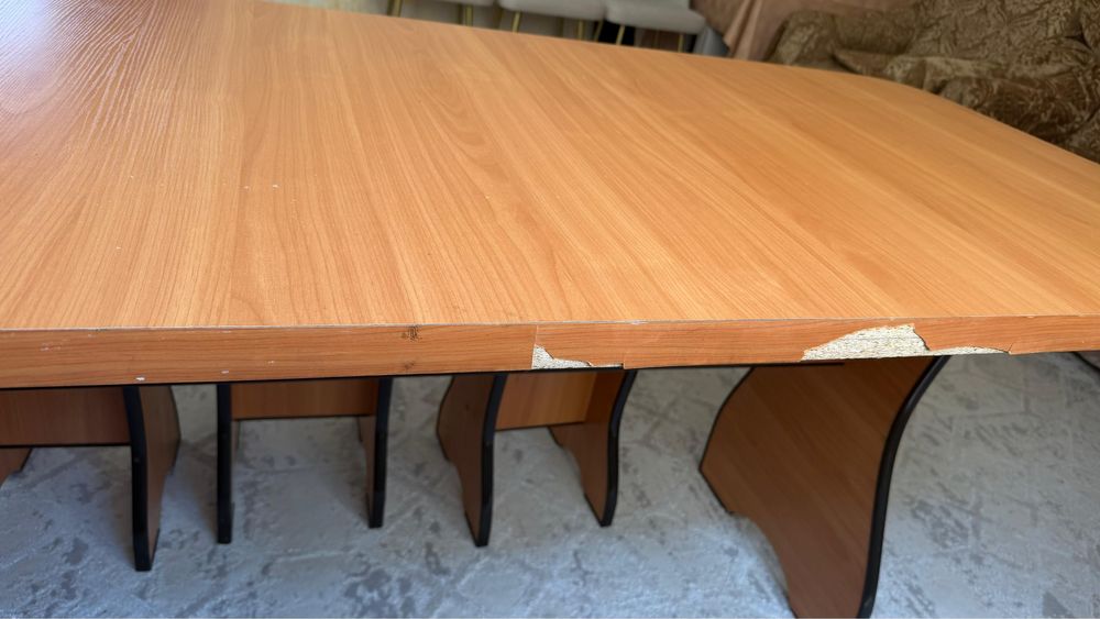 Продам обеденный стол