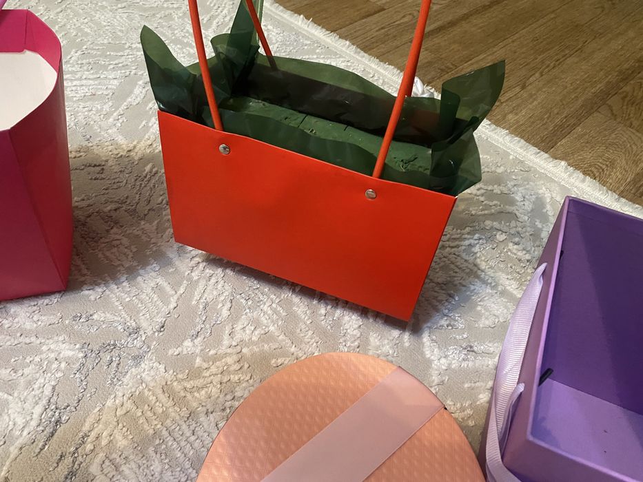 Коробки для подарочек/цветочек