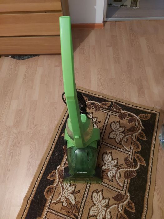 Aspirator curata și spala