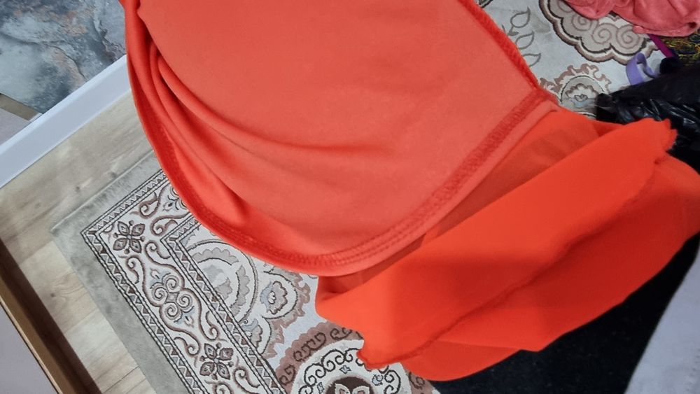 Продам красивое нарядное платье , новое