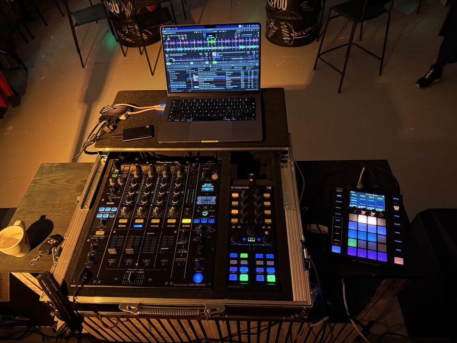 flight case Mixer DJ Pioneer DJM-900NXS2 ,Traktor