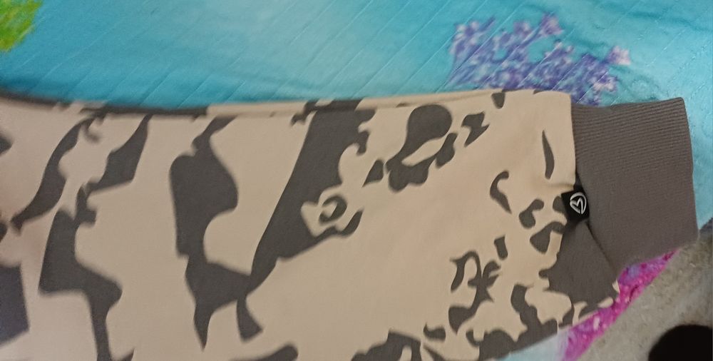 Продаю спортивный кастюм