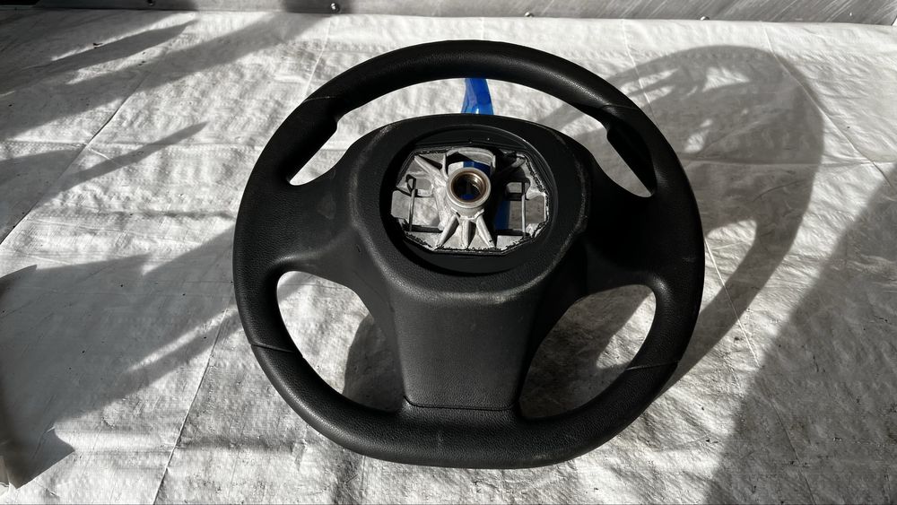 2 броя Toyota Proace волан