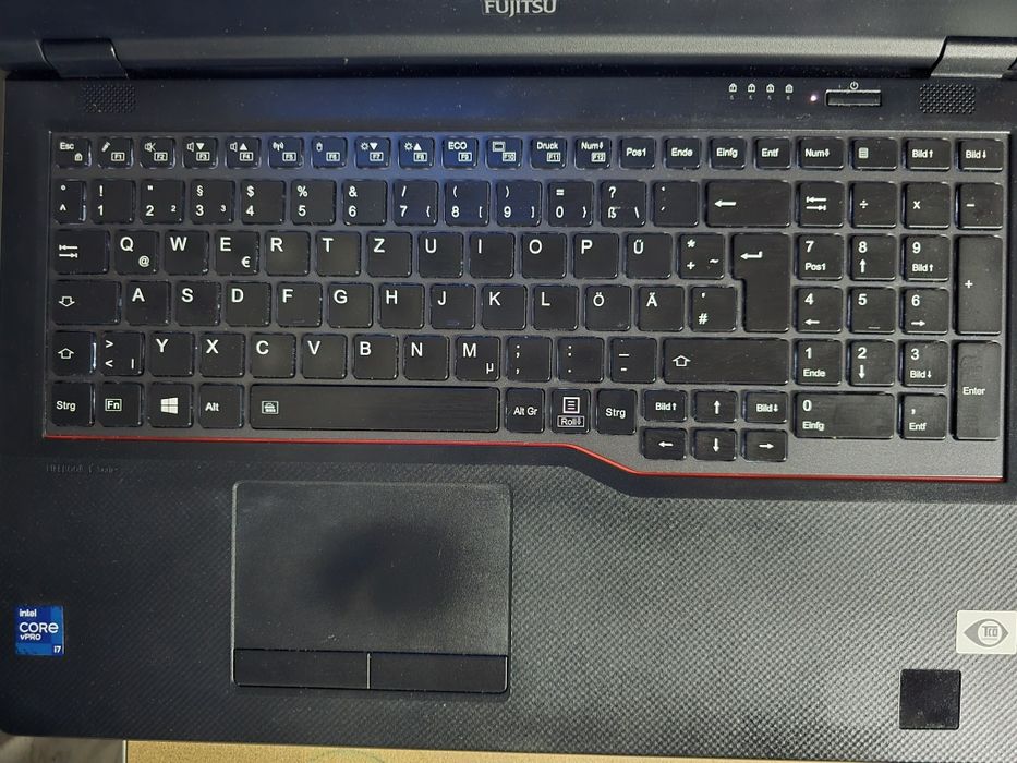 Лаптоп Fujitsu lifebook e5511 Limited