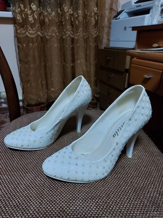 Туфли белые.Б/у.
