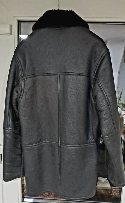 Vând cojoc din blană naturală de miel