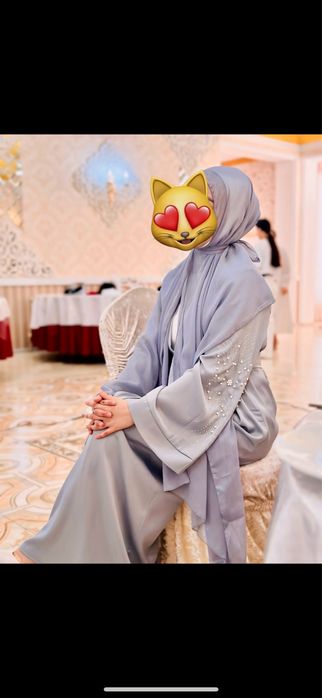 Срочно продам абайку с белым платьем и шейлой