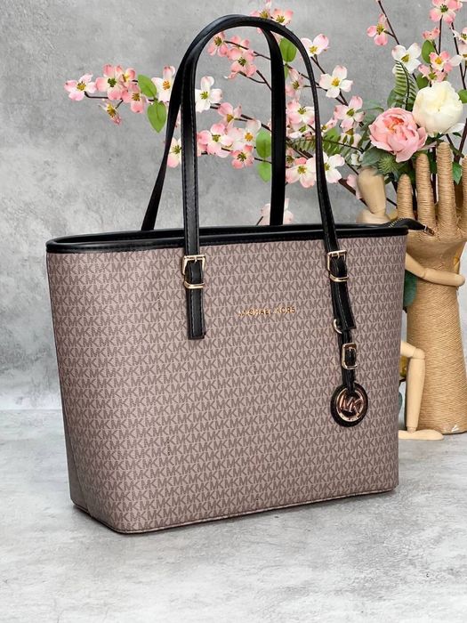 Genti Michael Kors noi