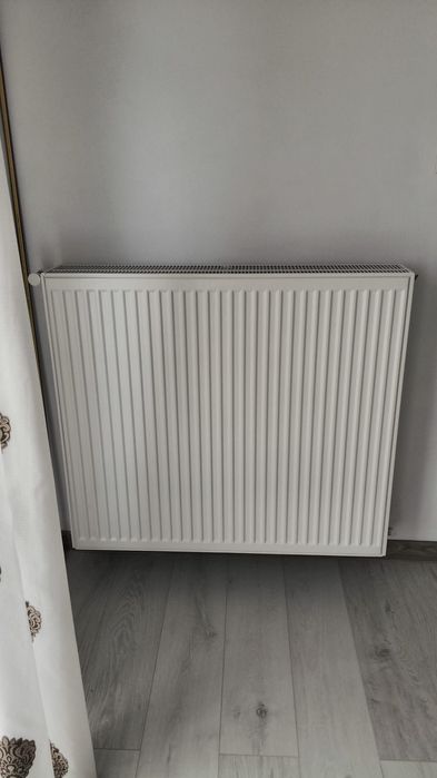Vând radiator dublu
