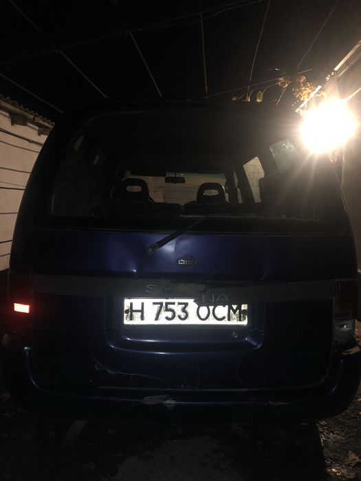 Минивэн Nissan Serena