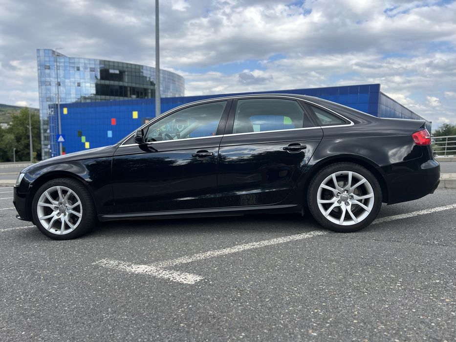 Audi A4 B8.5 2.0 TDI 177CP S line Navi Distronic Incalzire scaune