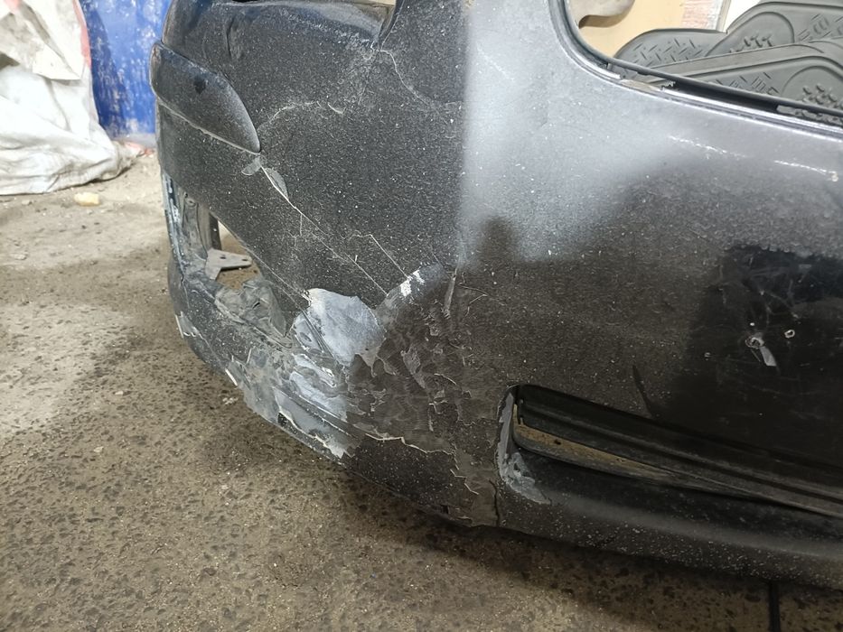 Бампер Тойота Авенсис