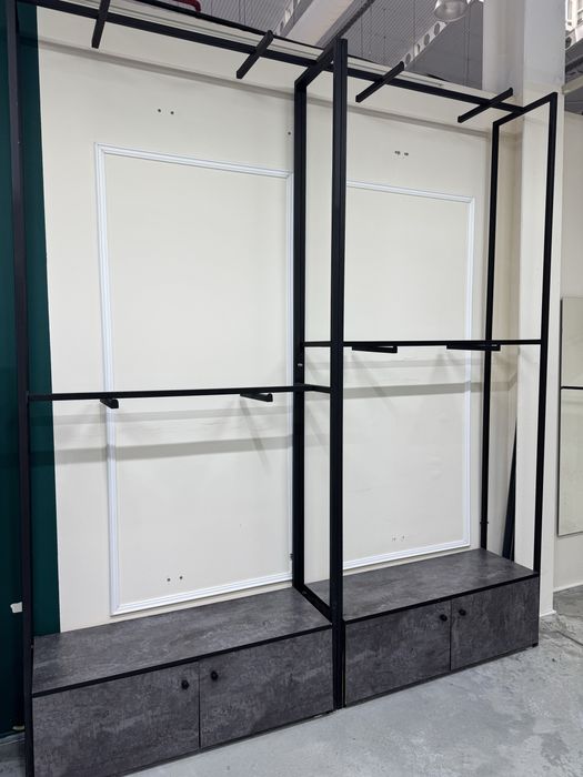 Стойка для одежды, ресепшн