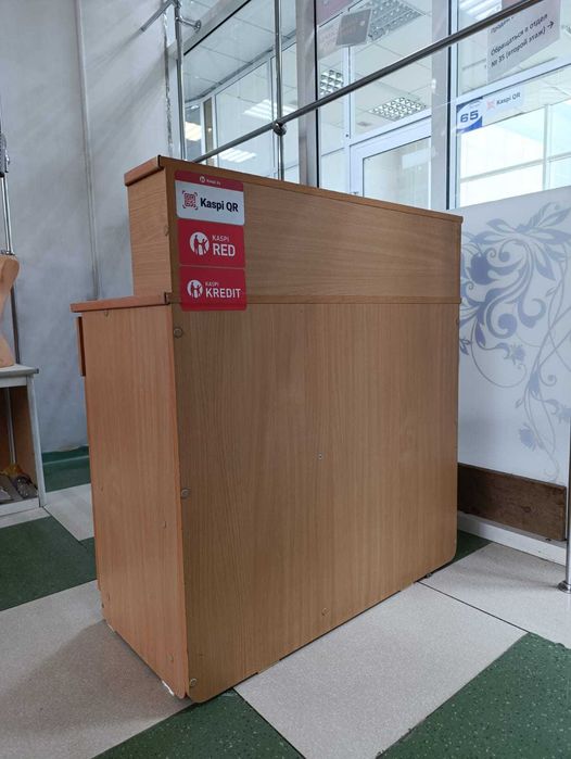 Стол писменный, универсальный б/у