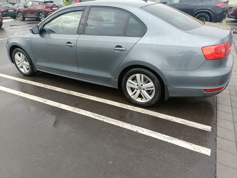 VOLKSWAGEN Jetta 2012 — imagine 3