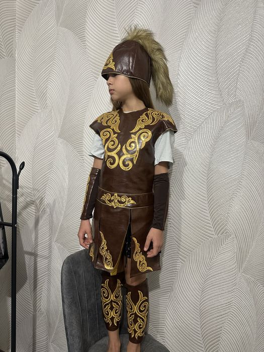 Продам новые костюмы