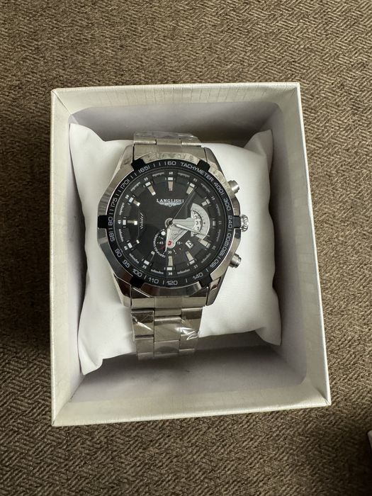 Жаңа ерлер сағаты