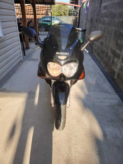 Suzuki gsx 750 f катана на части
