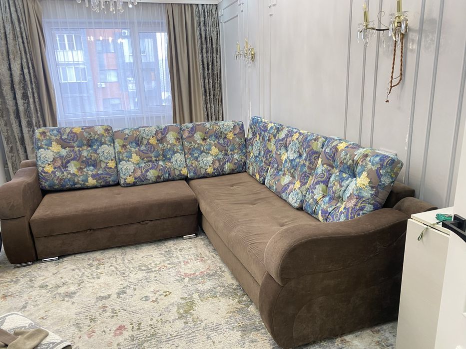 Мягкий уголок диван