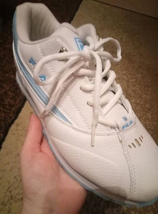 Продам кроссовки