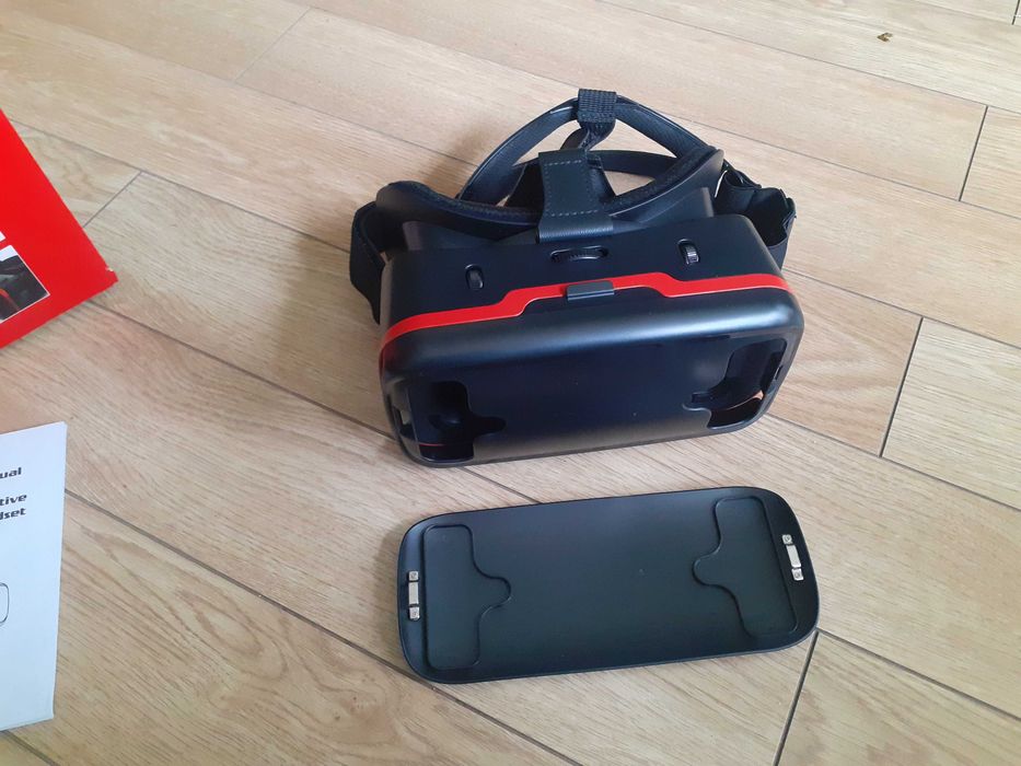 dispozitiv ochelari casca realitate virtuala