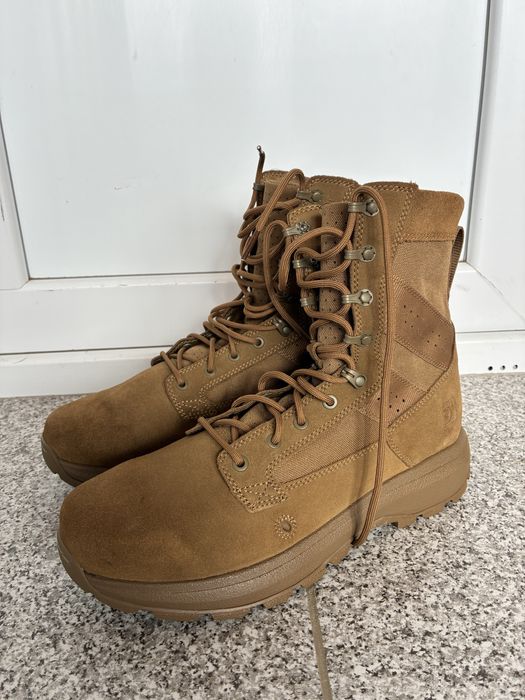 Bocanci militari Deckers 30cm 44