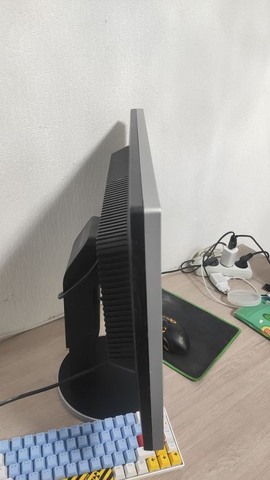 Монитор samsung 225bw