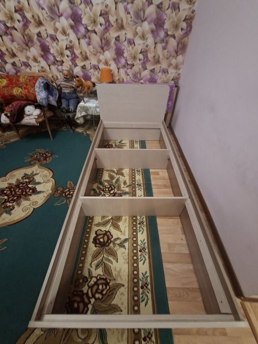 Односпальная кровать