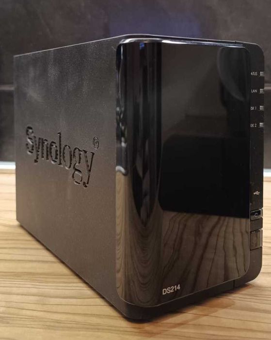 Synology DS214 NAS cu 2 harduri WD de 1 TB