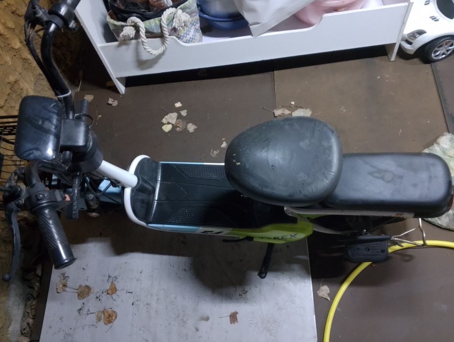 Скутер T-rex  обменяю