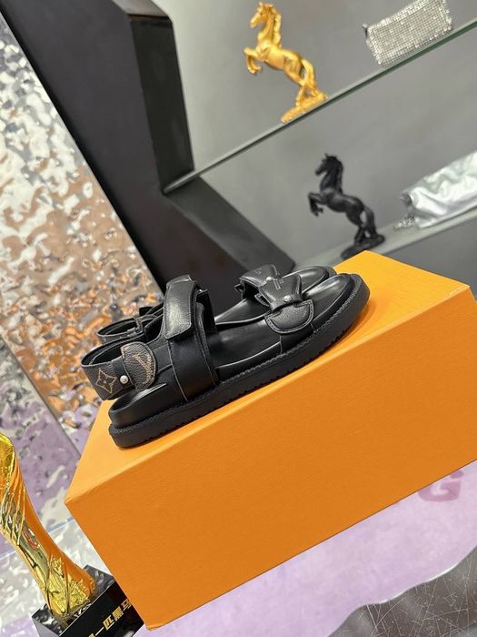 Луксозни дамски сандали - Louis Vuitton 38 и 39 номер