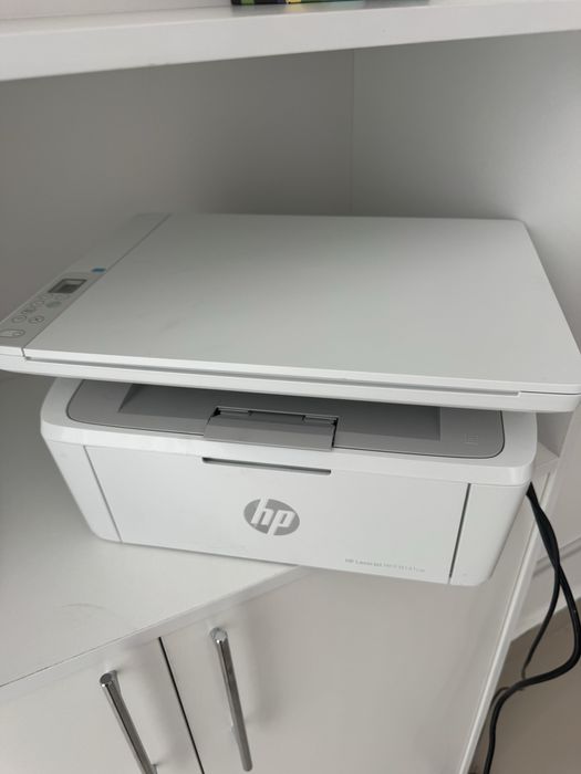 Продам Принтер МФУ HP Laser Jet M141CW
