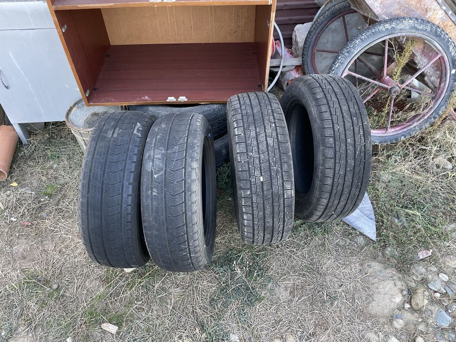 Продам шины 205/60/16 Goform