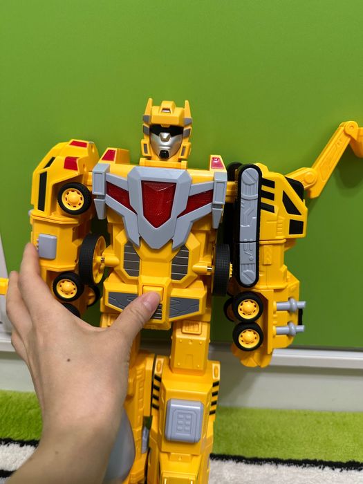 Трансформер робот