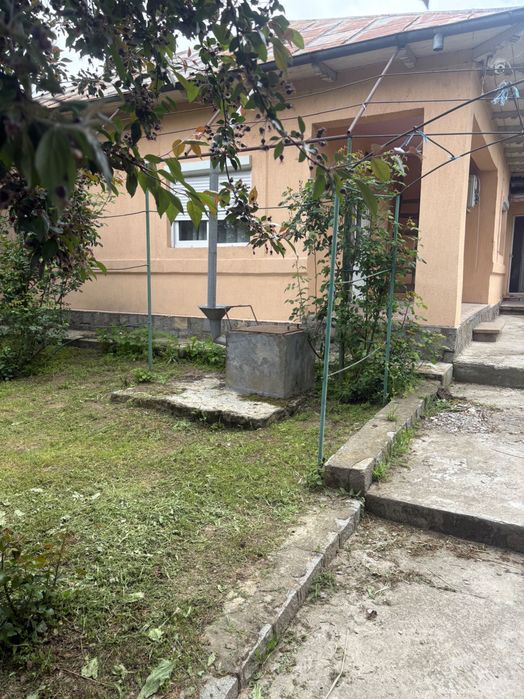 Casă de vânzare