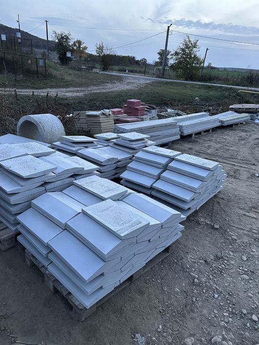 Capace pentru gard/coama gard/palari