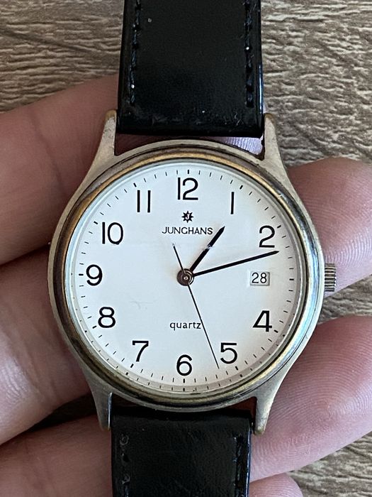 JUNGHANS quartz (Germany)- Качествен ръчен часовник с дата