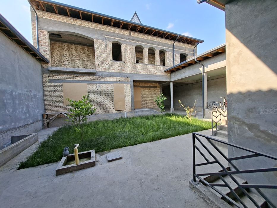 Uchastka sotiladi srochna