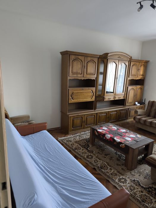 Închiriez apartament 2 camere, Zona Centrala