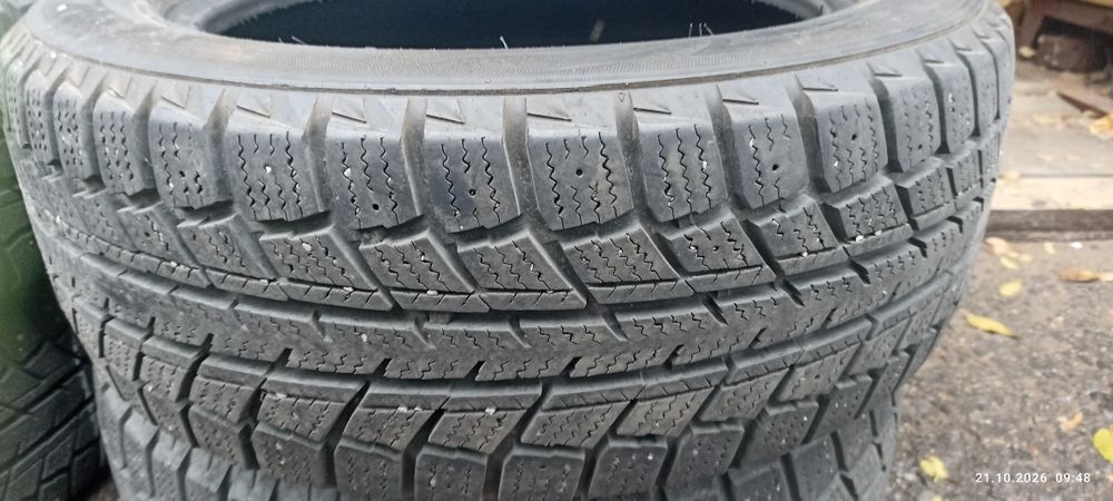 Продам шины зимние R16